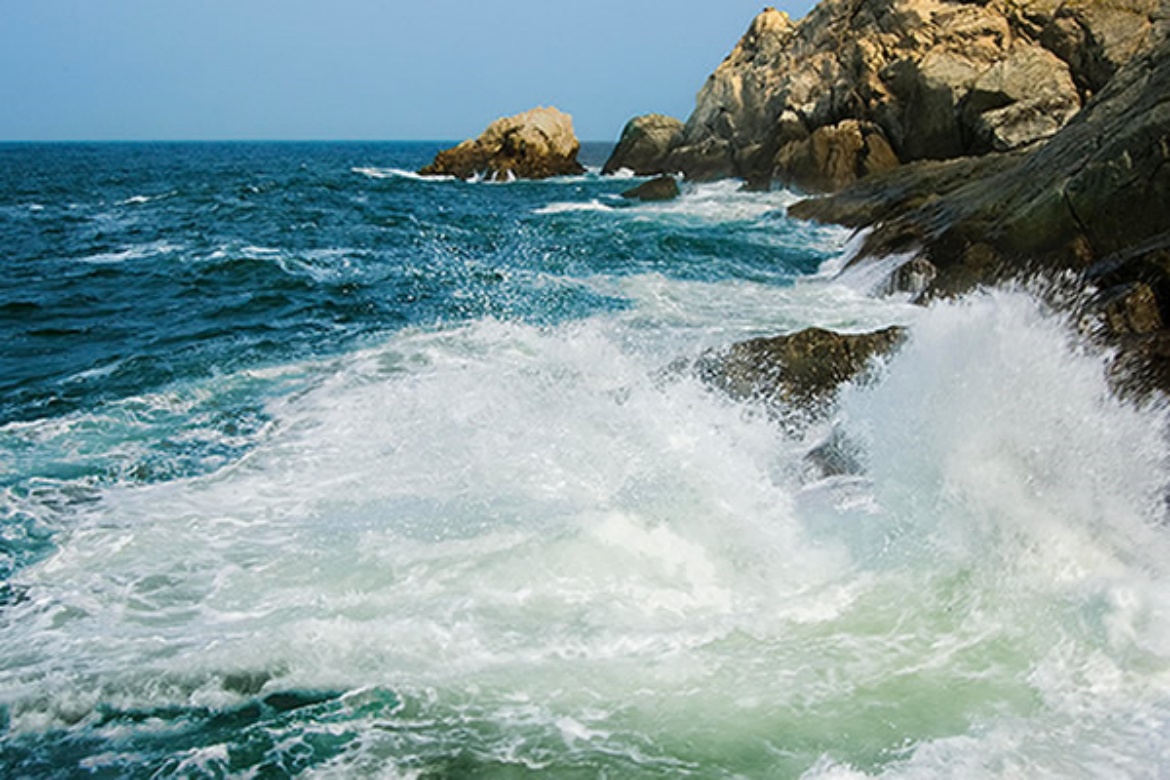 Dragon Gate Surging Waves